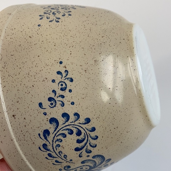 Pyrex Homestead pattern (76-80) 401- 1 1/2 qt blue speckled beige mixing bowl - Picture 7 of 10